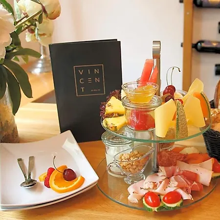 L'ostello Altstadthotel Otel 3*